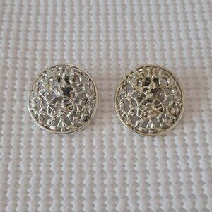 Sarah Coventry Signed Silver Tone Round Frozen Lace Clip On Earrings